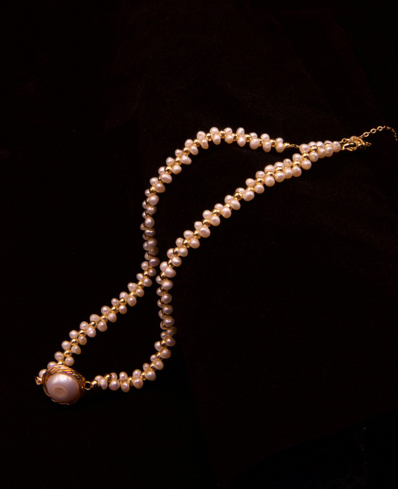 French Twist Checkered Pearl Necklace
