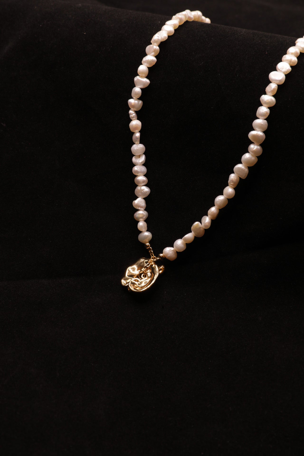 VersaBaroque Reversible Pearl Necklace