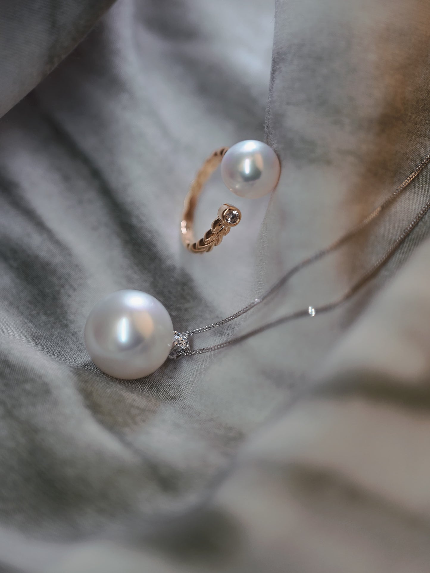 Luminescent Tides - 18K gold Akoya Pearl Open Ring