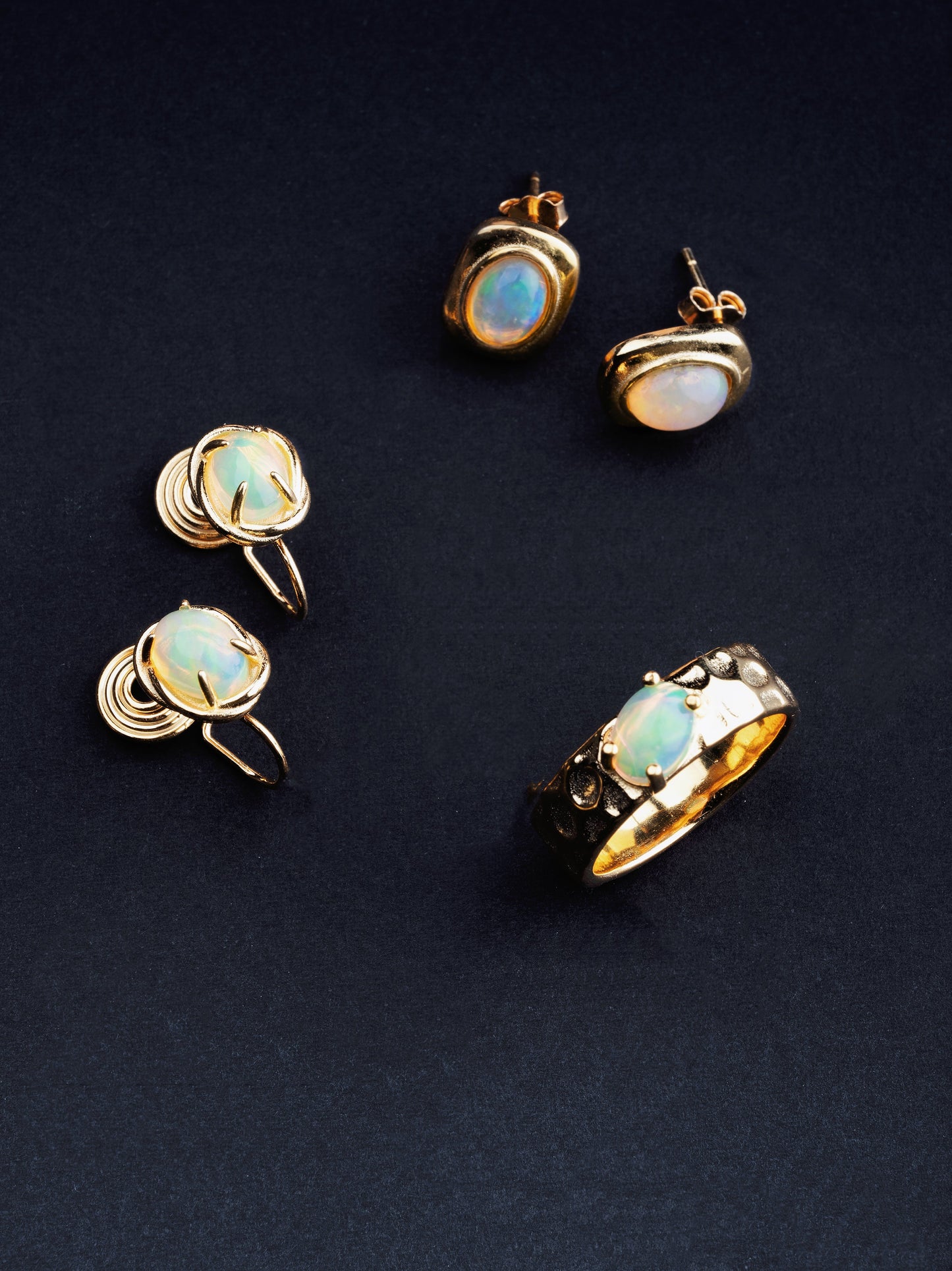 Enchanted Fields - 18K Gold Opal Earring