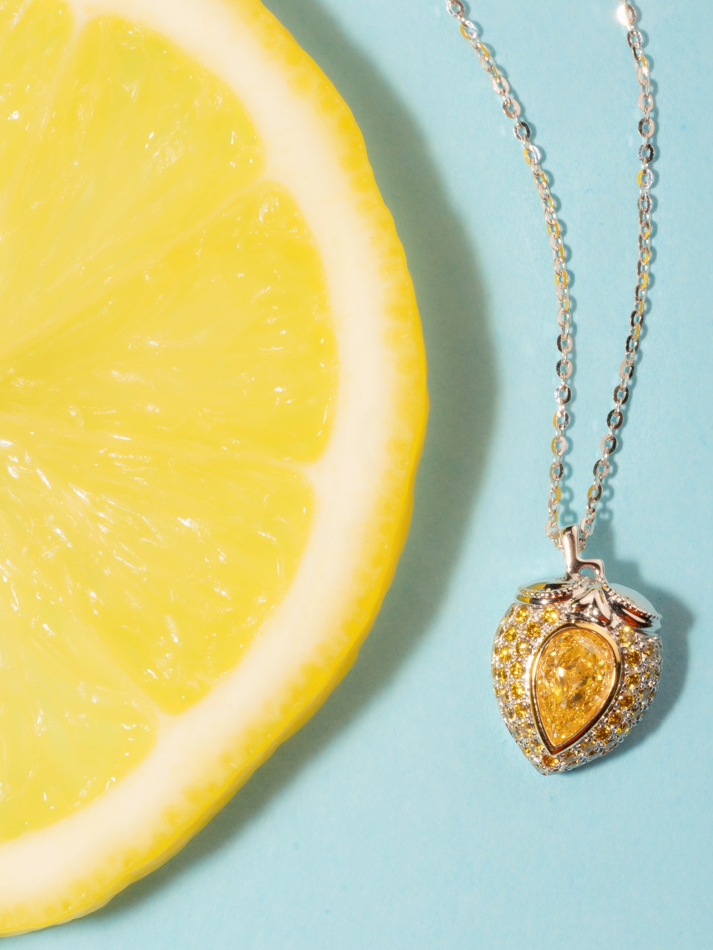 Strawberry Love|18K Gold Strawberry Necklace
