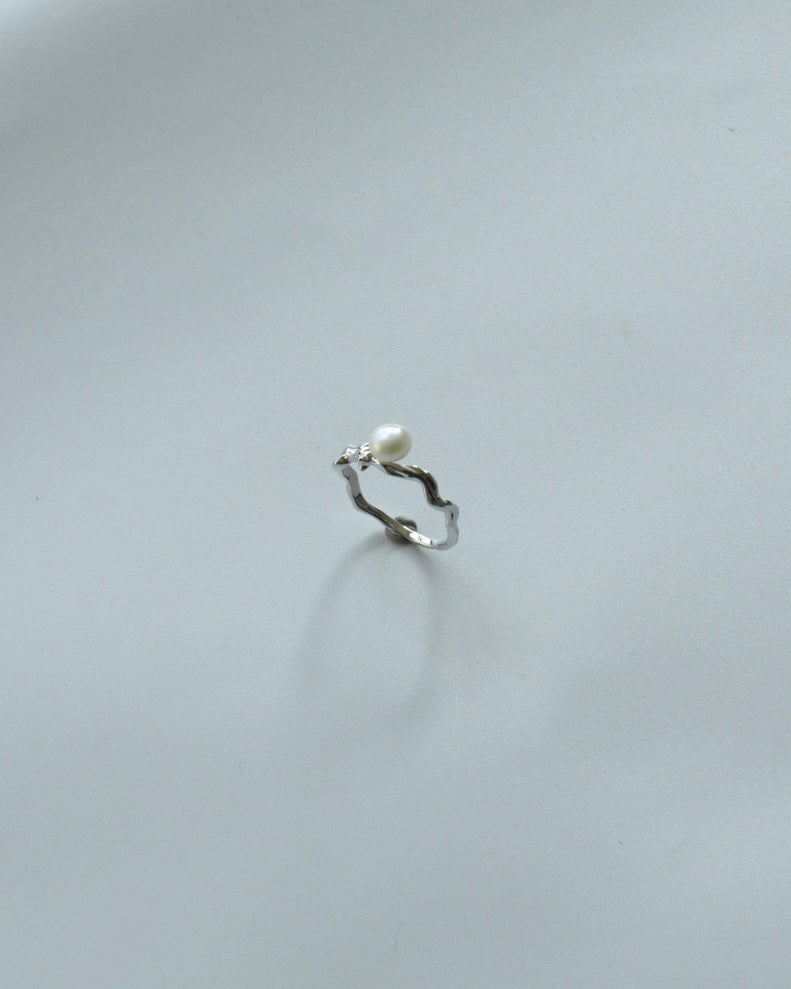 Lunar Tide Pearl Ring