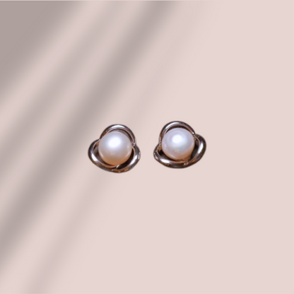 Classic Luster Pearl Studs